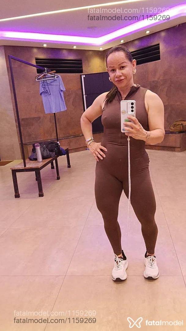 Acompanhante mulher com cabelo castanho de olhos castanhos - Amanda Dutra