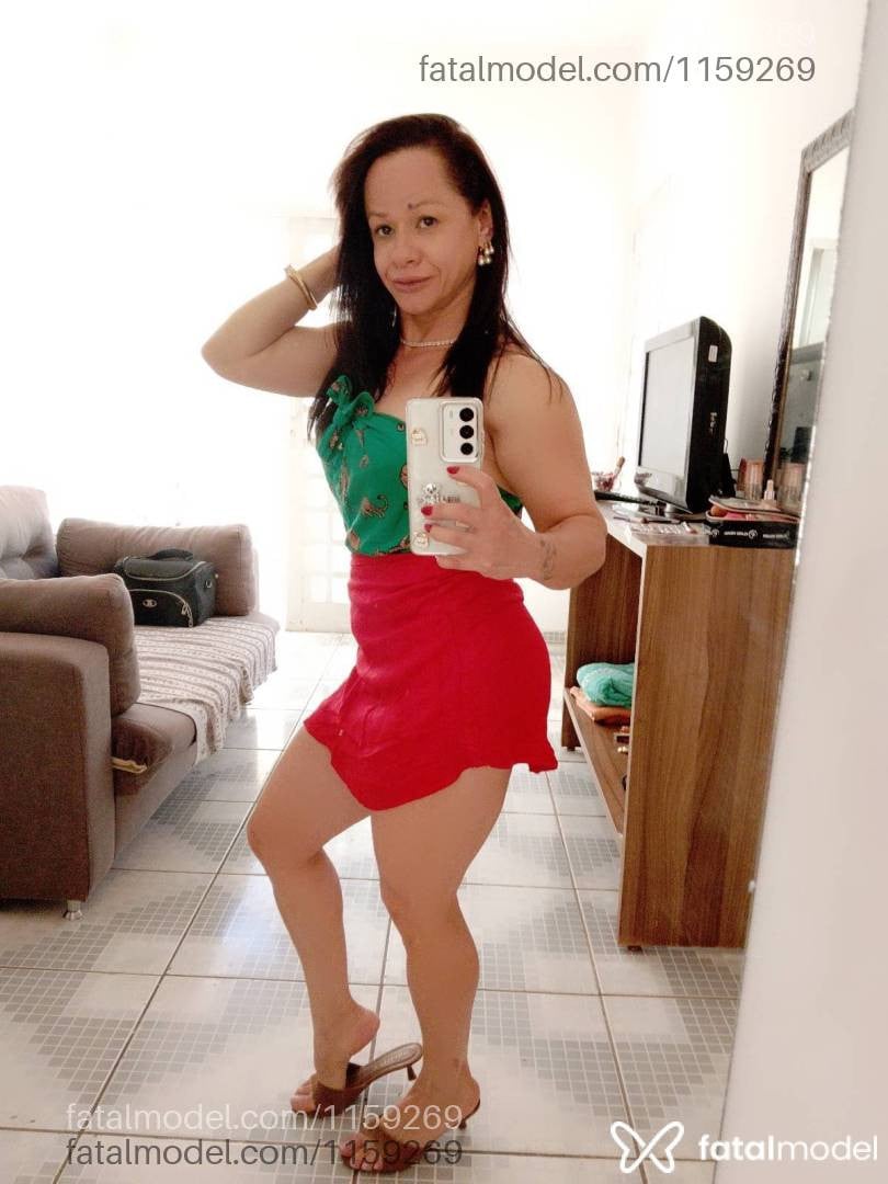 Acompanhante mulher com cabelo castanho de olhos castanhos - Amanda Dutra