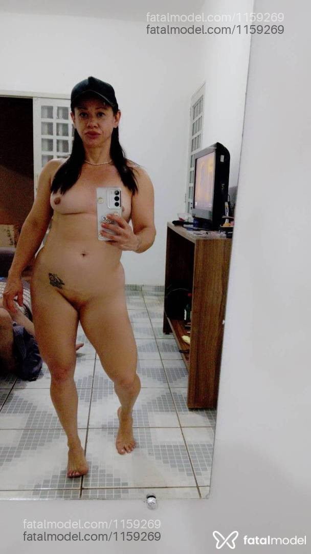 Acompanhante mulher com cabelo castanho de olhos castanhos - Amanda Dutra