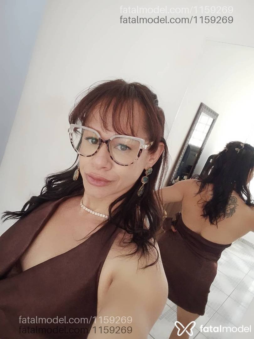 Acompanhante mulher com cabelo castanho de olhos castanhos - Amanda Dutra