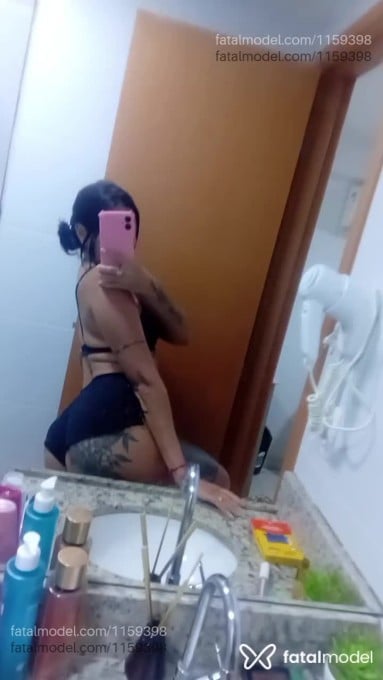 Acompanhante mulher com cabelo castanho de olhos castanhos em Natal Acompanhante mulher com cabelo castanho de olhos castanhos em Natal - Laís Campos