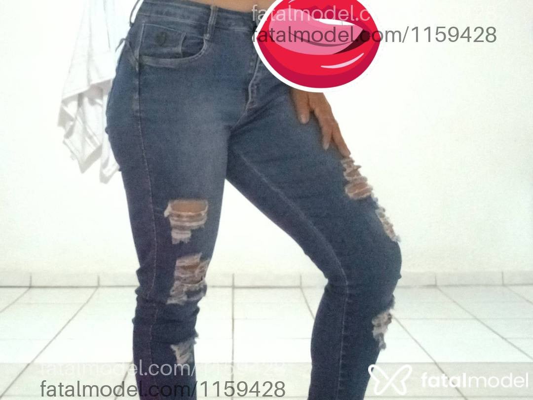 Acompanhante mulher morena (o) de olhos pretos - Rayssa