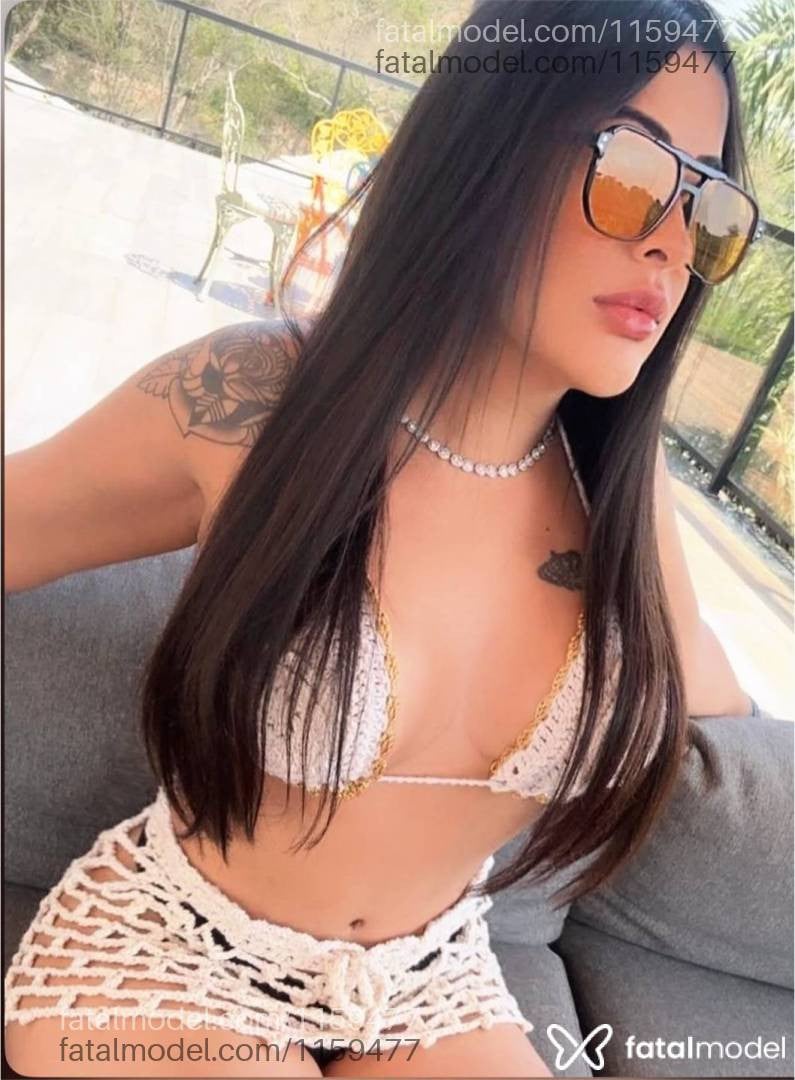 Acompanhante mulher com cabelo castanho de olhos castanhos - Emilin Fonseca