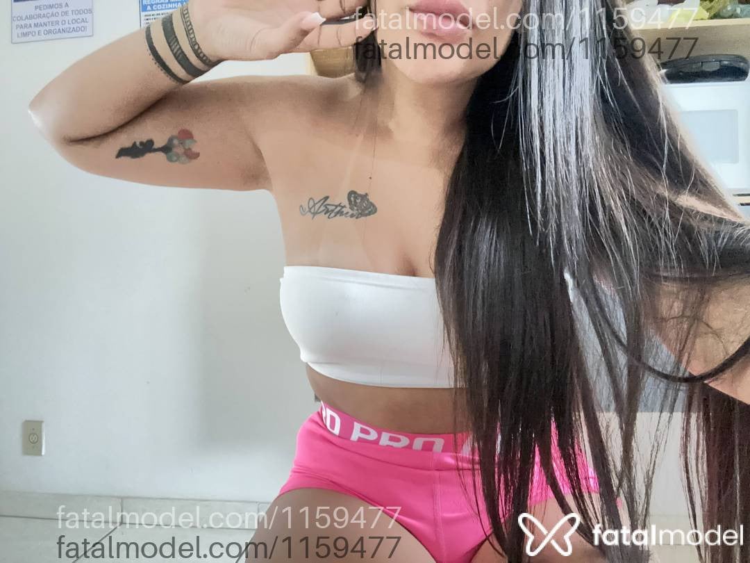 Acompanhante mulher com cabelo castanho de olhos castanhos - Emilin Fonseca