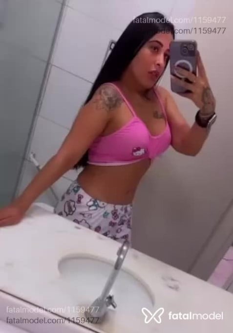 Acompanhante mulher com cabelo castanho de olhos castanhos - Emilin Fonseca