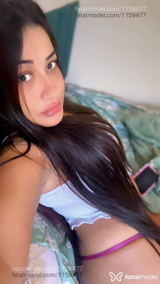 Acompanhante mulher com cabelo castanho de olhos castanhos - Emilin Fonseca