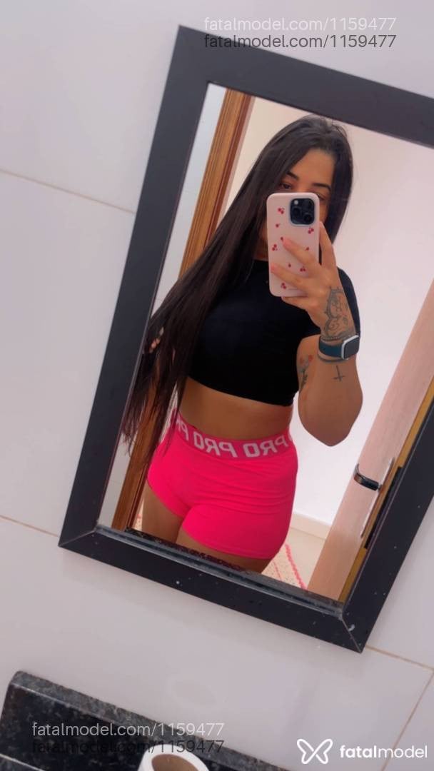Acompanhante mulher com cabelo castanho de olhos castanhos - Emilin Fonseca