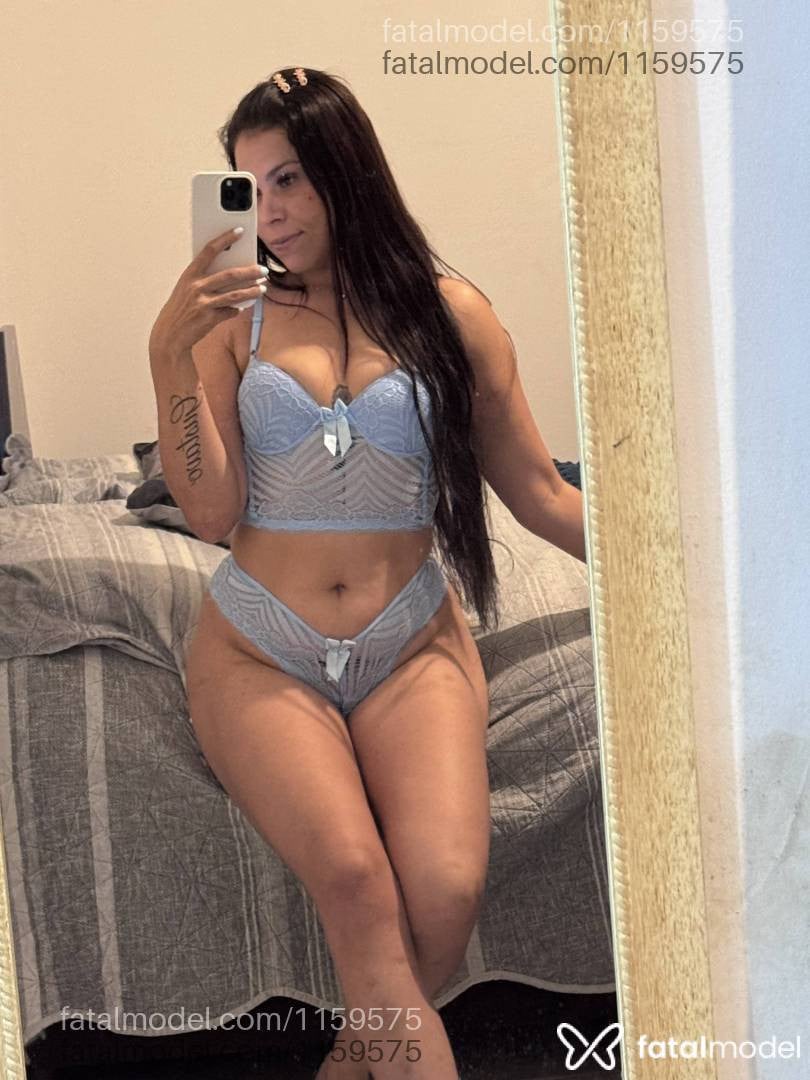 Acompanhante mulher com cabelo castanho de olhos castanhos - Agata
