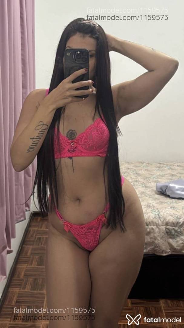 Acompanhante mulher com cabelo castanho de olhos castanhos - Agata