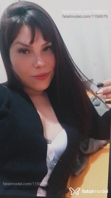 Acompanhante mulher com cabelo castanho de olhos castanhos - Agata Acompanhante mulher com cabelo castanho de olhos castanhos - Agata