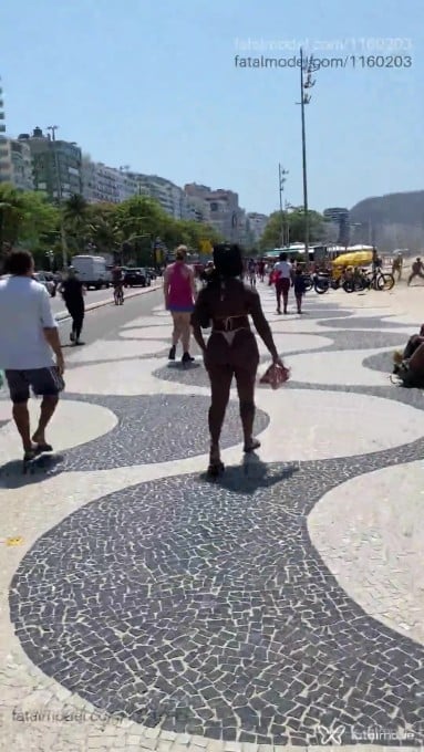 Acompanhante mulher com cabelo castanho de olhos castanhos em São Paulo Acompanhante mulher com cabelo castanho de olhos castanhos em São Paulo - Tiffany