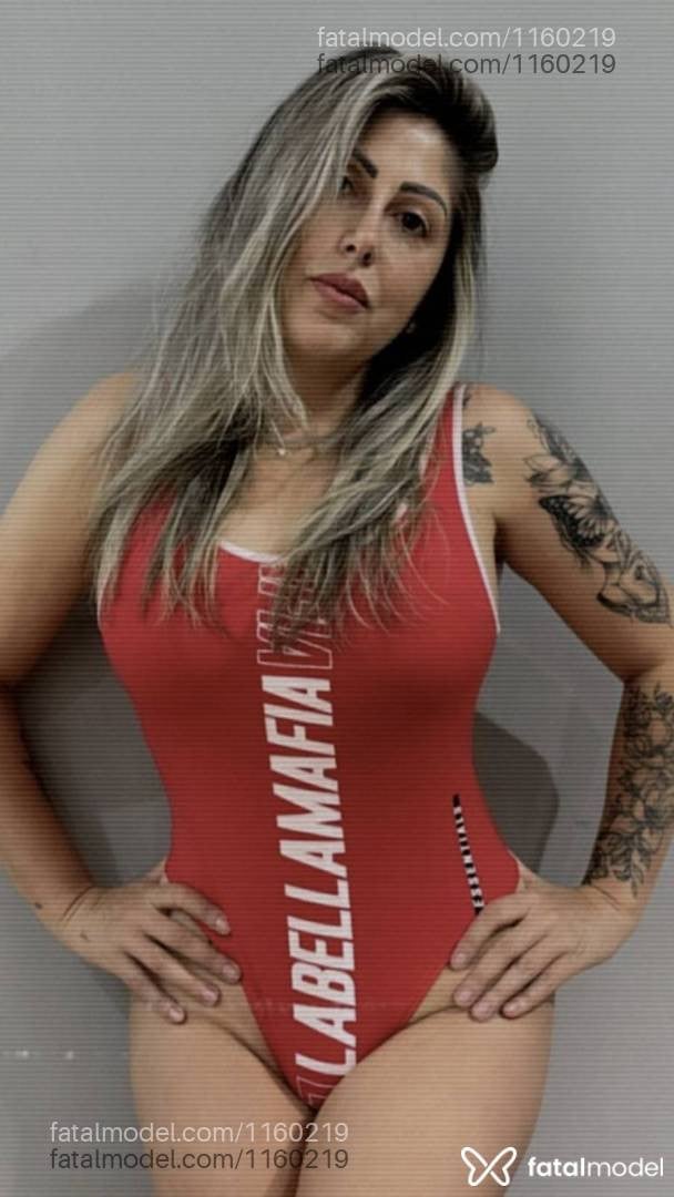 Acompanhante mulher loira (o) de olhos mel - Marieli