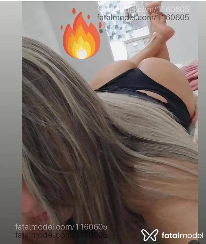Acompanhante mulher loira (o) de olhos mel - Nanda Nobre