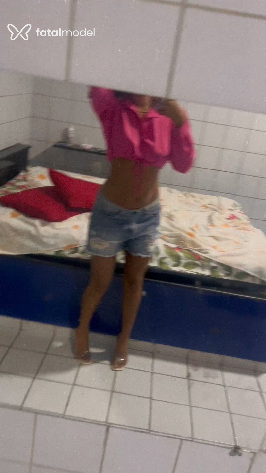 Acompanhante mulher morena (o) de olhos castanhos - Gpereira