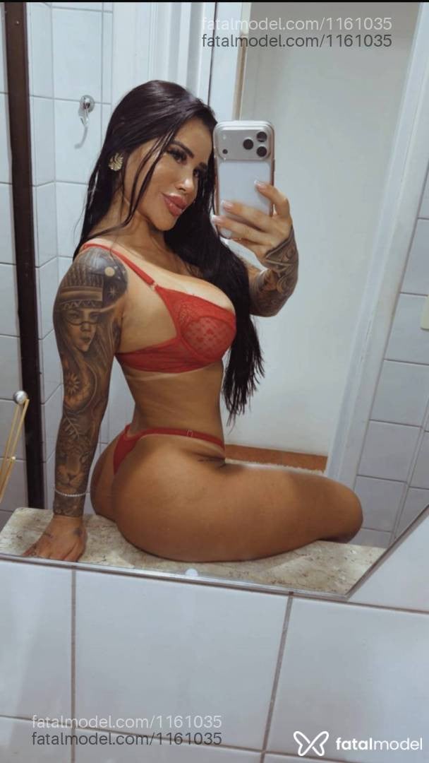 Acompanhante mulher morena (o) de olhos castanhos - Iza mello