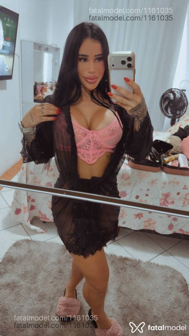 Acompanhante mulher morena (o) de olhos castanhos - Iza mello