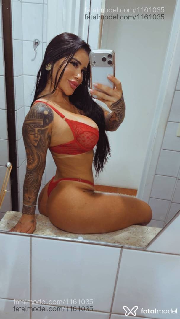 Acompanhante mulher morena (o) de olhos castanhos em São José Acompanhante mulher morena (o) de olhos castanhos em São José - Iza mello