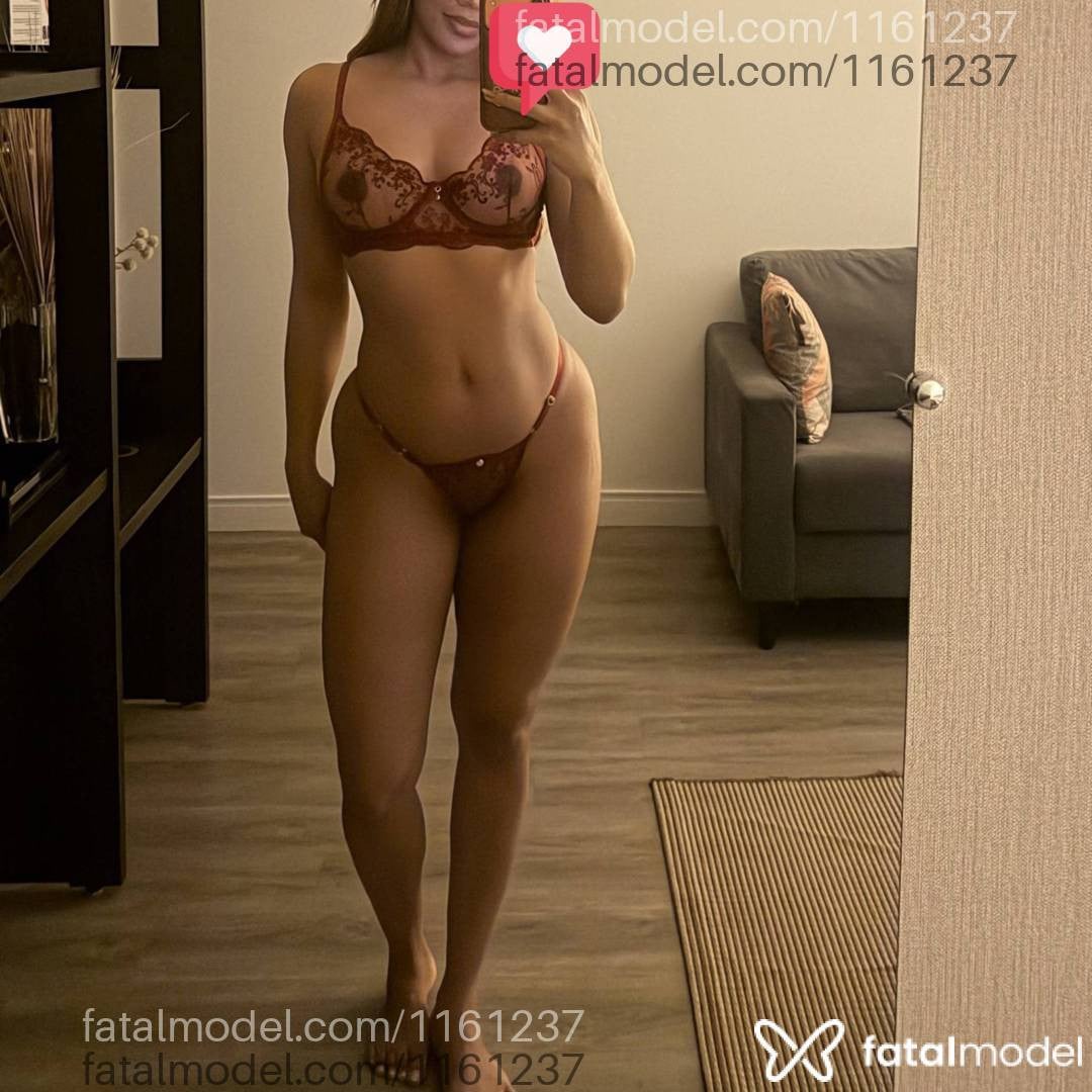 Acompanhante mulher morena (o) de olhos castanhos - Luna