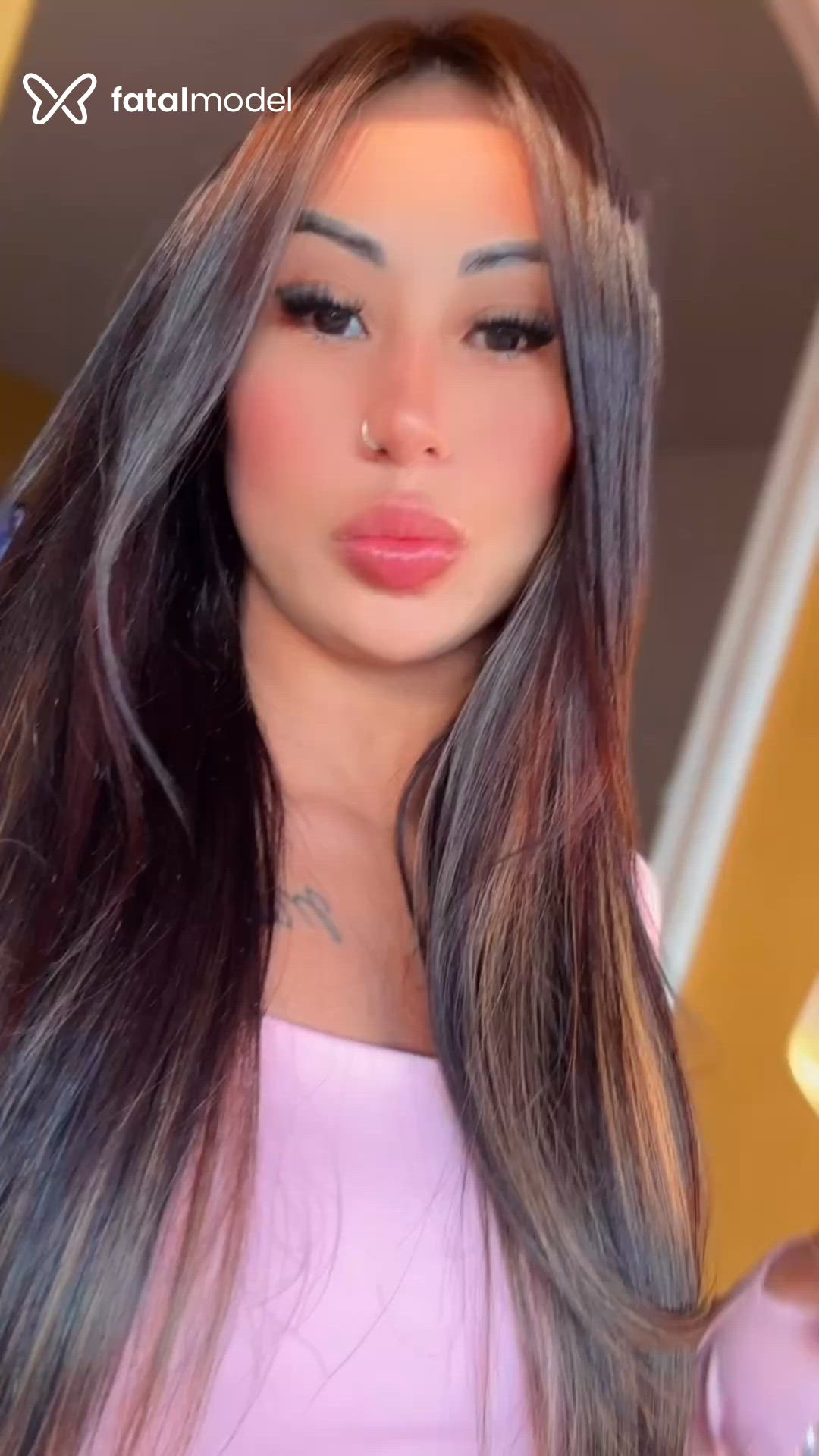 Acompanhante mulher com cabelo colorido de olhos castanhos em Bragança Paulista Acompanhante mulher com cabelo colorido de olhos castanhos em Bragança Paulista - SABRINA