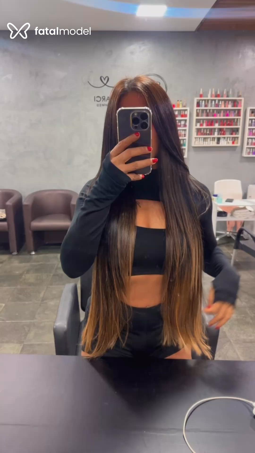 Acompanhante mulher com cabelo colorido de olhos castanhos em Bragança Paulista Acompanhante mulher com cabelo colorido de olhos castanhos em Bragança Paulista - SABRINA
