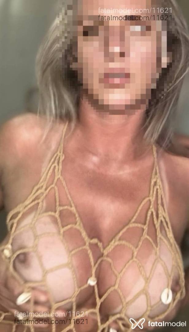 Acompanhante mulher loira (o) de olhos mel - Nanda