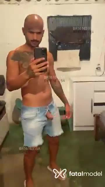 Acompanhante homem com cabelo castanho de olhos castanhos em Belo Horizonte Acompanhante homem com cabelo castanho de olhos castanhos em Belo Horizonte - Bradock