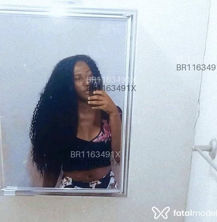 Acompanhante travesti com cabelo castanho de olhos castanhos em Ubá Acompanhante travesti com cabelo castanho de olhos castanhos em Ubá - Darah danada VRB