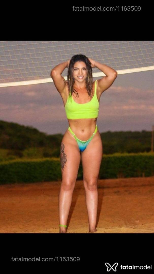 Acompanhante mulher morena (o) de olhos mel em Uberaba - Alice buarque