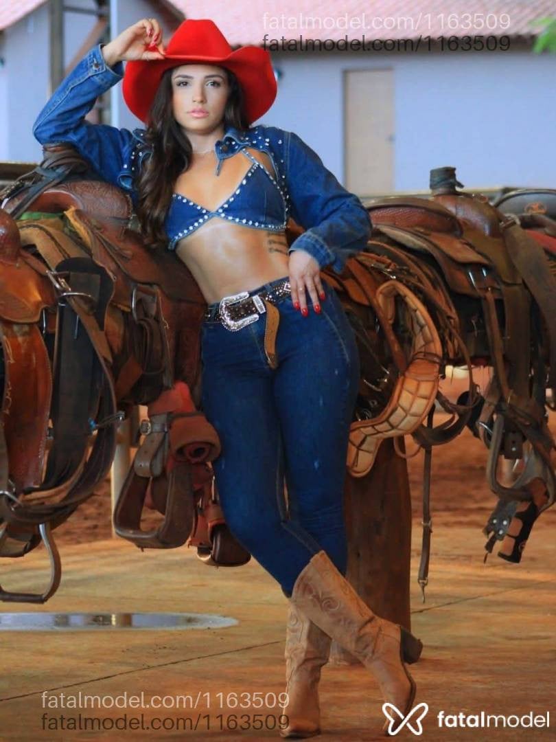 Acompanhante mulher morena (o) de olhos mel - Bruna