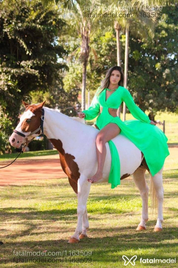 Acompanhante mulher morena (o) de olhos mel em Itumbiara - Alice buarque