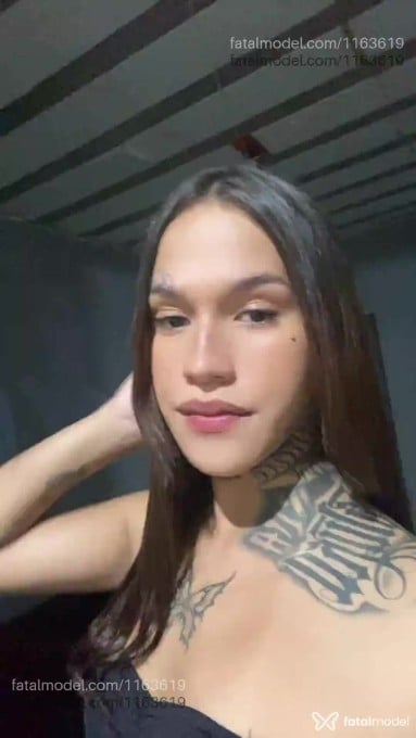 Acompanhante mulher trans com cabelo castanho de olhos castanhos em Cascavel - Rafaela