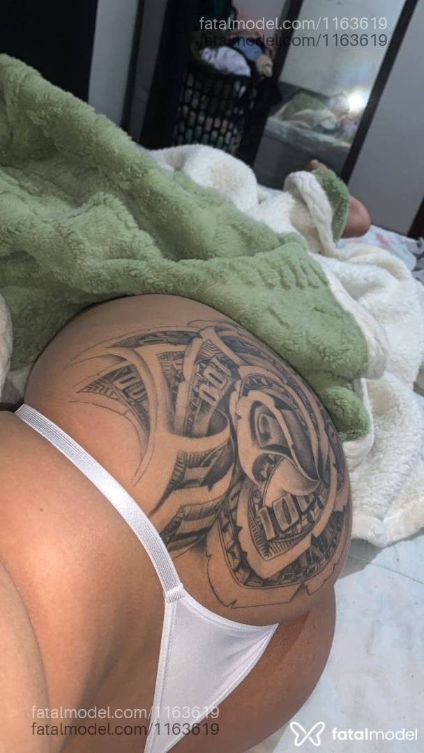 Acompanhante mulher trans com cabelo castanho de olhos castanhos em Cascavel - Rafaela