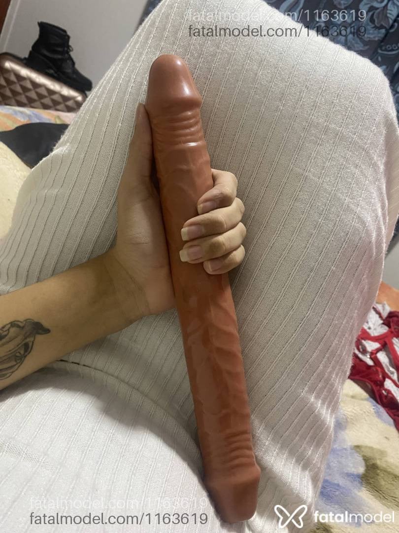 Acompanhante mulher trans com cabelo castanho de olhos castanhos - Rafaela