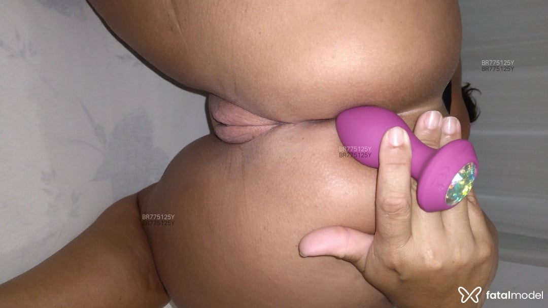 Acompanhante mulher com cabelo castanho de olhos castanhos em Governador Valadares - ARIEL