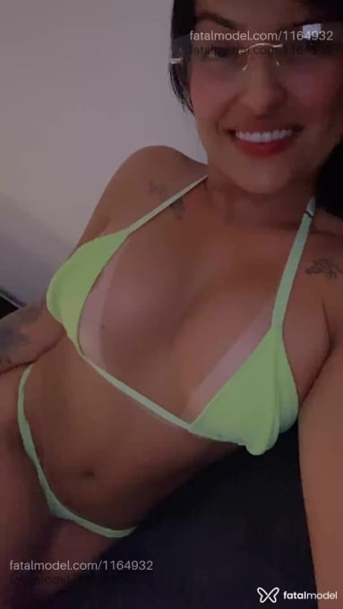 Acompanhante mulher morena (o) de olhos castanhos - Melyssa