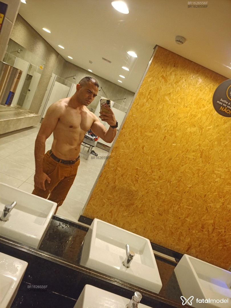 Acompanhante homem morena (o) de olhos castanhos em São Paulo - Vicenzo Lopes