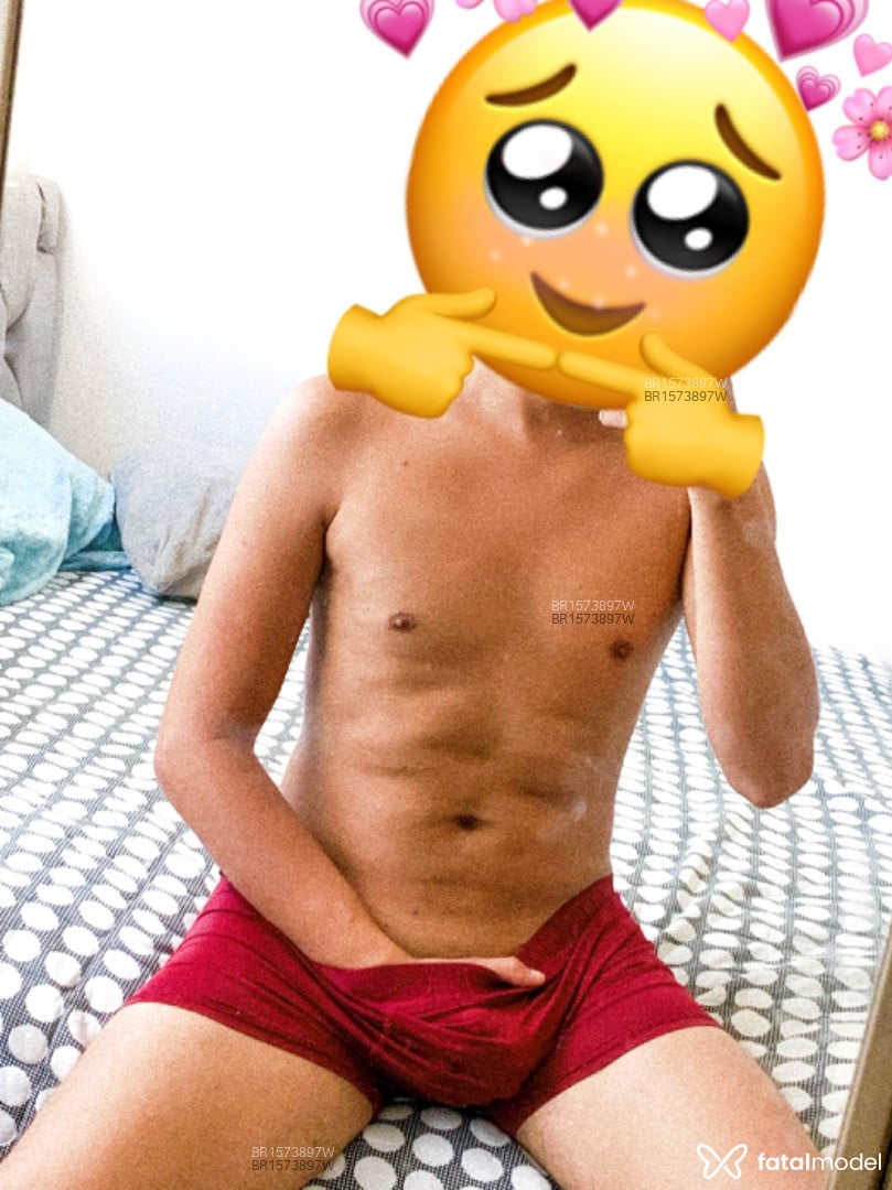 Acompanhante homem com cabelo castanho de olhos castanhos em Brusque Acompanhante homem com cabelo castanho de olhos castanhos em Brusque - Adorável