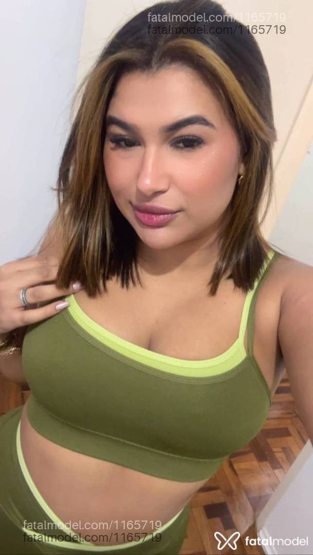 Acompanhante mulher com cabelo castanho de olhos castanhos - Camila