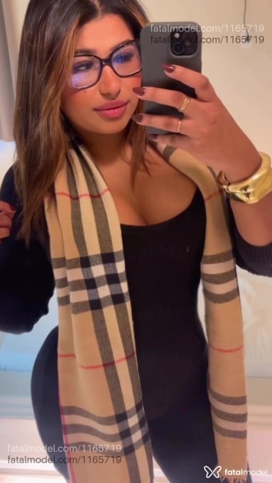 Acompanhante mulher com cabelo castanho de olhos castanhos em Osório Acompanhante mulher com cabelo castanho de olhos castanhos em Osório - Camila