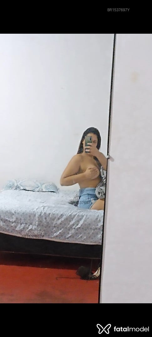 Acompanhante mulher com cabelo castanho de olhos castanhos em Ariquemes - Larissa