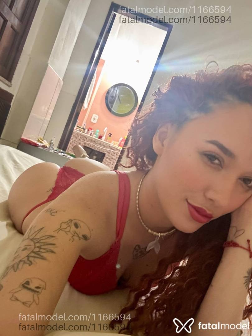 Acompanhante mulher ruiva (o) de olhos verdes - Gio Fonseca