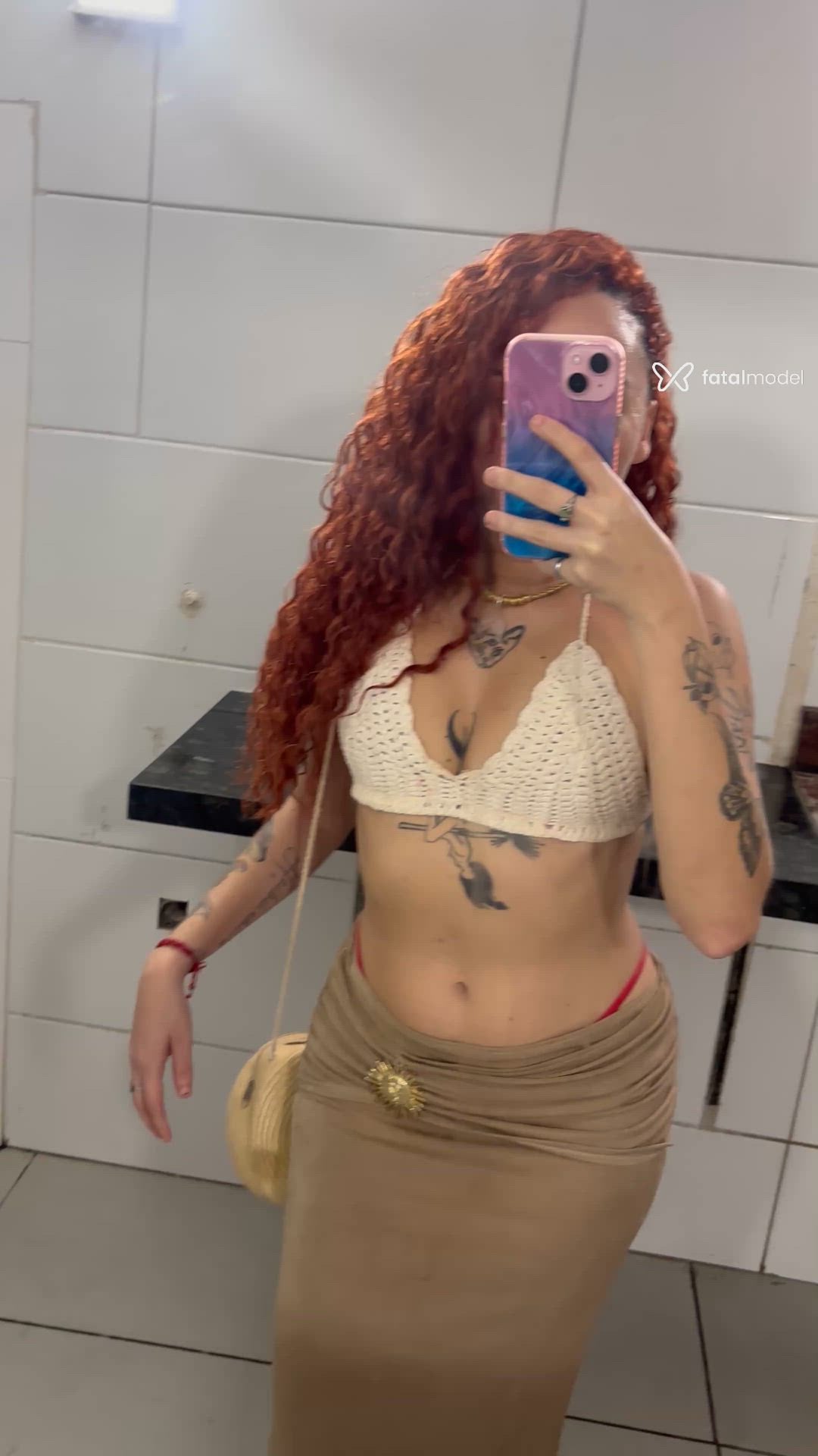 Acompanhante mulher ruiva (o) de olhos verdes - Gio Fonseca Acompanhante mulher ruiva (o) de olhos verdes - Gio Fonseca