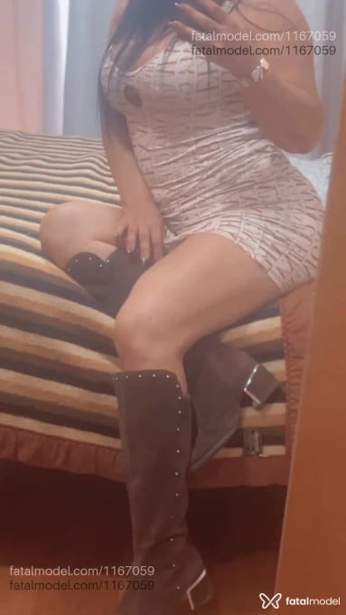 Acompanhante mulher morena (o) de olhos verdes - Ellen Morenno