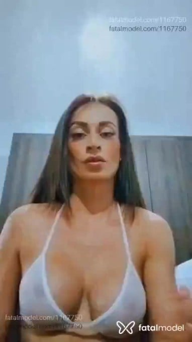 Acompanhante mulher trans com cabelo castanho de olhos castanhos em Mogi Guaçu - Valentina Ricci