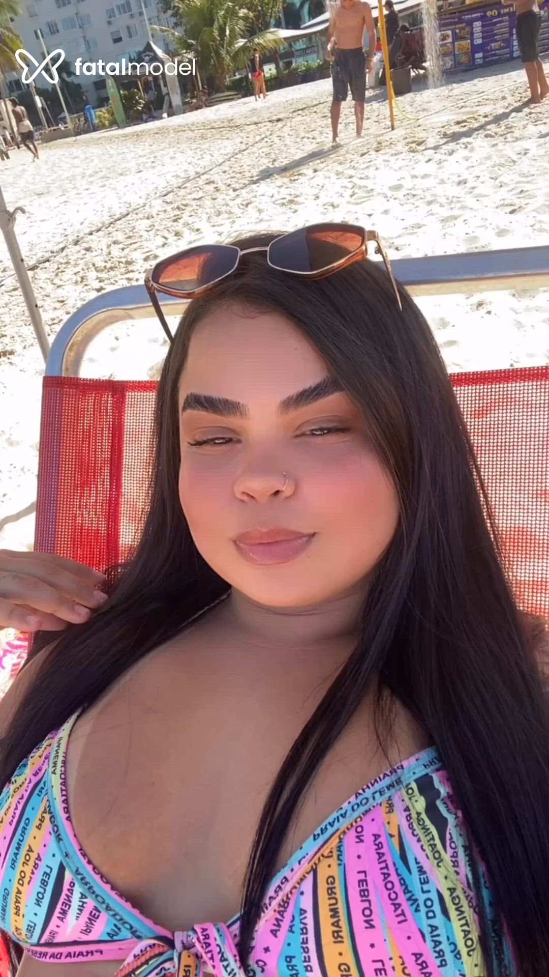 Acompanhante mulher morena (o) de olhos pretos - Alice Bittencourt