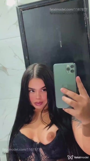 Acompanhante mulher morena (o) de olhos pretos - Alice Bittencourt