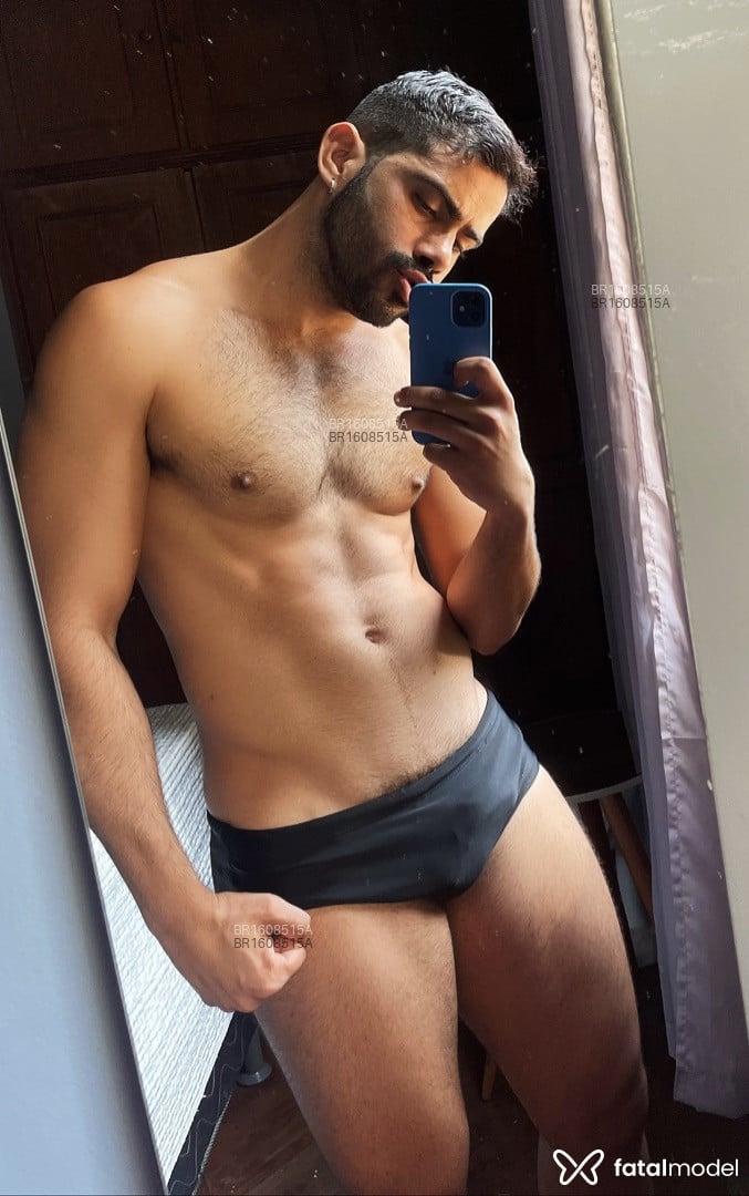 Acompanhante homem morena (o) de olhos castanhos em Luís Eduardo Magalhães - Thiago Godoy