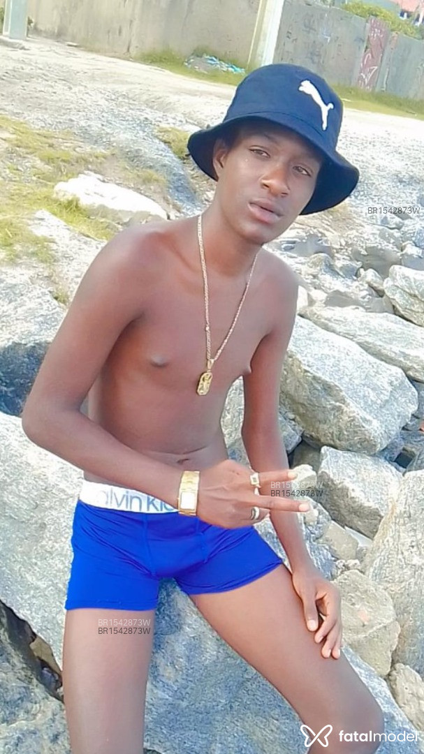 Acompanhante homem morena (o) de olhos castanhos em Virtual - Donny
