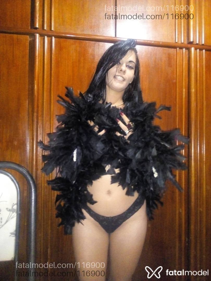 Acompanhante mulher com cabelo castanho de olhos castanhos - Kiara rocha