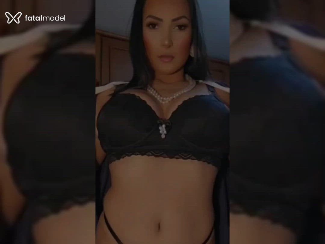 Acompanhante mulher morena (o) de olhos castanhos em Uberaba - MEIZY BAHIA